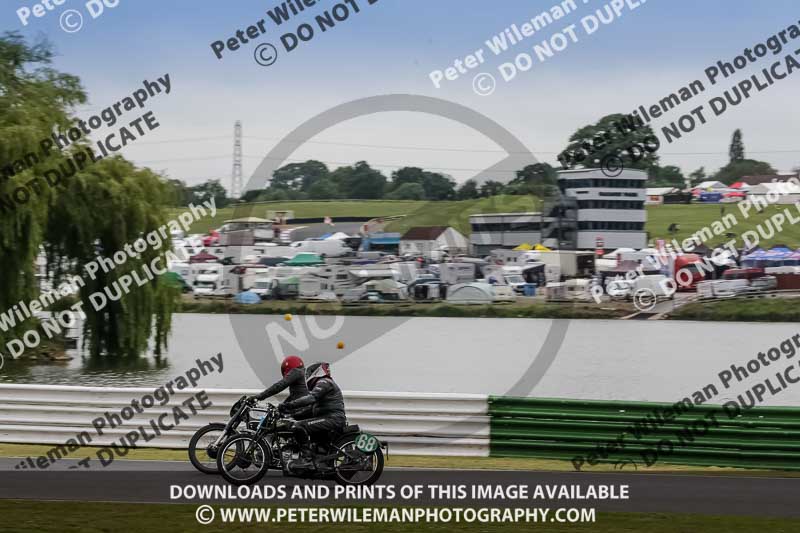 Vintage motorcycle club;eventdigitalimages;mallory park;mallory park trackday photographs;no limits trackdays;peter wileman photography;trackday digital images;trackday photos;vmcc festival 1000 bikes photographs